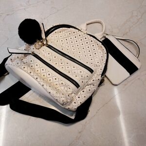 Steve Madden White Starburst Mini Backpack With Matching Wristlet And Keychain